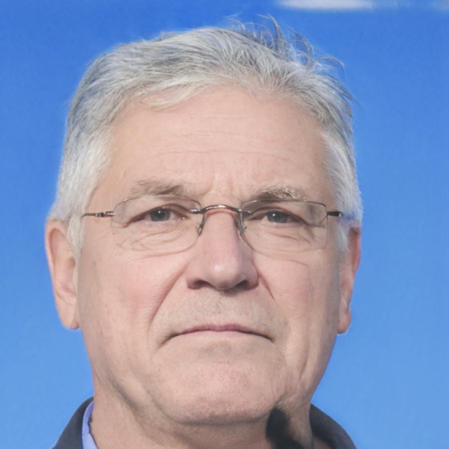 Retrato profesional de Adrián Salvatella